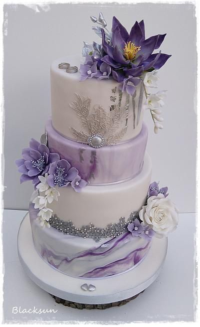 Marbled wedding cake Marbled Wedding Cake, Debut Cake, Super Torte, Lavender Wedding Cake, Purple Quince, Purple Wedding Cake, Lavender Cake, Quinceanera Cakes, Purple Wedding Cakes