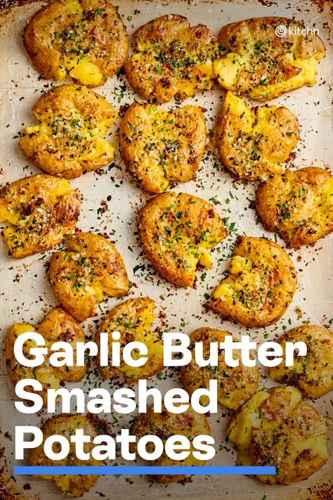 Pan Smashed Potatoes, Smashed Potatoes Instant Pot, Parmasean Smashed Potatoes, Smashed Potatoes Crispy, Crisp Smashed Potatoes, Crispy Garlic Smashed Potatoes, Smashed Gold Potatoes, Smashed Golden Potato Recipes, How To Make Small Potatoes