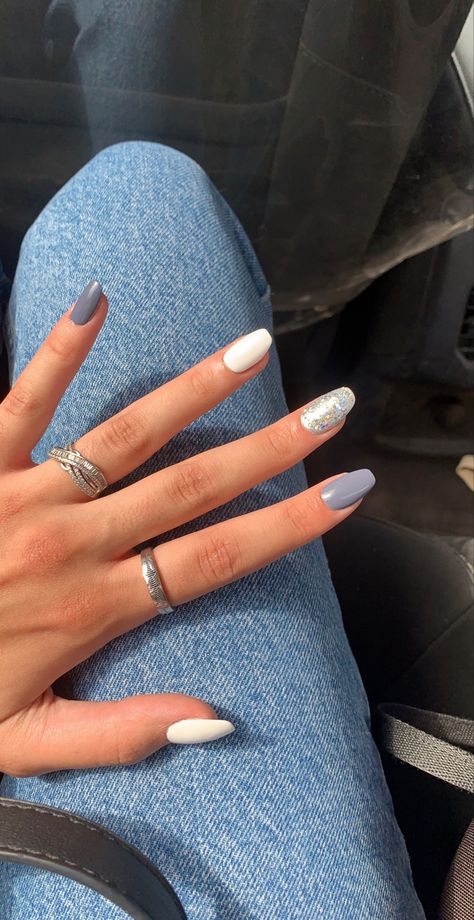 Sliver Nails, Silver Acrylic Nails, Grey Acrylic Nails, Hoco Nails, Silver Nail Designs, Nude Acrylic Nails, Multicolored Nails, Grey Nail Designs, Silver Glitter Nails