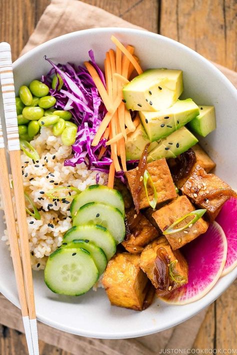 15 Favorite Japanese Vegetarian Recipes • Just One Cookbook Vegetarian Japanese Curry, Vegan Poke Bowl, Japanese Vegetarian Recipes, Vegan Poke, Healthy Brown Rice, Deep Fried Tofu, Pan Fried Tofu, Just One Cookbook, Japanese Rice Bowl