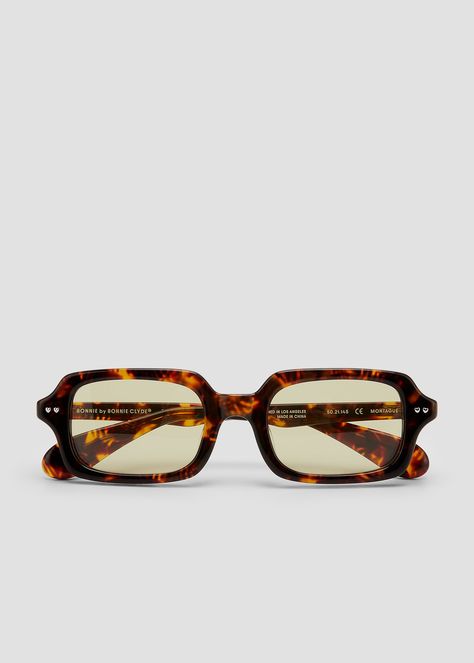 MONTAGUE Tortoise Shell Aesthetic, Yellow Lens Glasses, Cool Glasses Frames, Yellow Tinted Sunglasses, Shade Glasses, Street Style Accessories, Glasses Inspo, Trendy Sunglasses For Women, Curved Nose