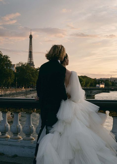 Paris Wedding Photography, Wedding Photos In Paris, Paris Wedding Aesthetic, Paris Wedding Photos, Paris Prewedding, Paris Elopement Photography, Paris Shoot, Editorial Bride, Dream Elopement