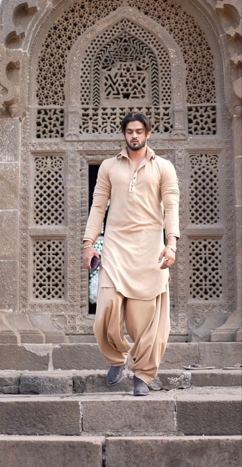 Mens Pathani Kurta Style, Pathani For Men Wedding, Pakistani Pathani, Pathani Suit For Men, Mens Pathani, Pathani For Men, Office Finds, Haldi Photoshoot, Pathani Suit