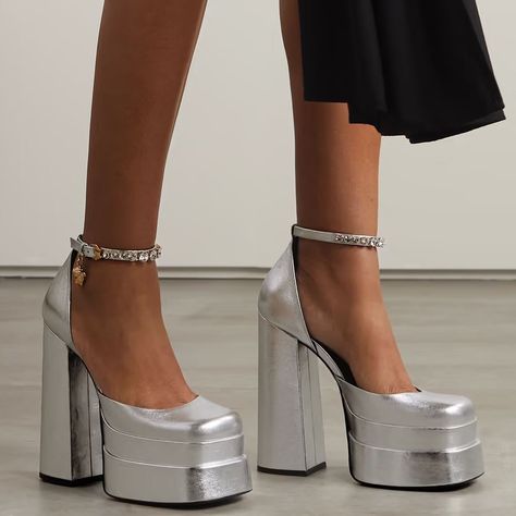 Shoe Trends Fall 2022, Fall 2022 Shoe Trends, Fall 2022 Shoe, Sweethearts Dance, 2022 Shoe Trends, Metallic Platform Heels, Sliver Heels, Silver Platform Shoes, Fall Shoe Trends