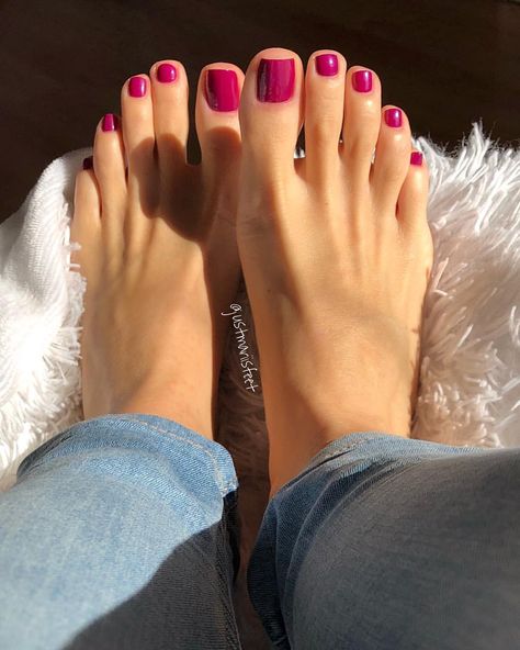 #perfectfeet #feet #ilovemyfeet #sexyfeet #my #color #pedicure #happygirl #happyday #livemylife #goodvibesonly Cute Pedicure Colors, Gel Pedicure Ideas Summer, Gel Pedicure Colors, Summer Feet Nails, Cute Toes Pedicures, Gel Pedicure Toes Summer, Pretty Toe Nail Colors, Toe Nail Designs Pink, Pedicure Ideas Pink