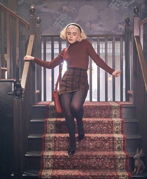 Sabrina Costume, Sabrina Spellman Outfit, Sabrina Spellman Style, Sabrina Cast, Sabrina Witch, Kostum Halloween, Moda Curvy, Kiernan Shipka, Sabrina Spellman