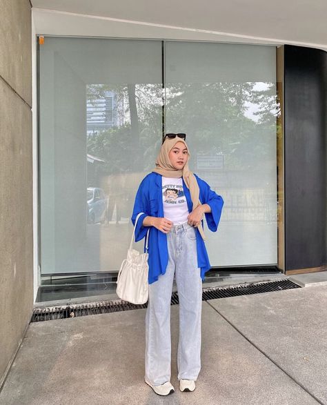 Casual Ootd Korean, Hijab Casual Ootd, Kemeja Style, Casual Outfit Korean, Kulot Crinkle, Hijab Casual Outfit, Outfit Ideas Muslim, Korean Style Outfit, Ootd Work