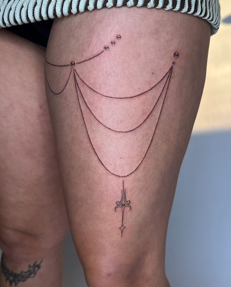 chain 4 jj <3 love youuuu Leg Chain Tattoo, Dainty Tattoo, Chain Tattoo, Leg Chain, Skin Art, Tattoos And Piercings, Tatting, Piercings, Tattoos