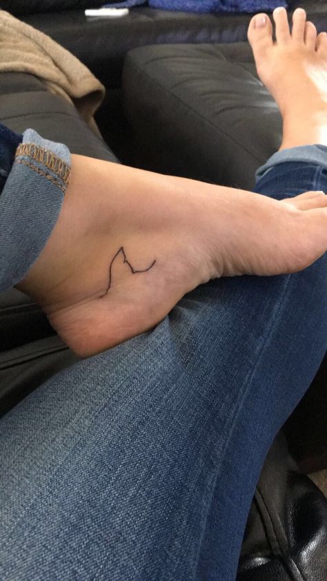 Shark fin ankle tattoo #smalltattoo #sharks #sharktattoo #sharkfintattoo… Small Shark Tattoo, Shark Tattoo Ideas, Hook Tattoos, Small Girly Tattoos, Pretty Hand Tattoos, Ankle Tattoo Small, Shark Tattoo, Shark Tattoos, Hand Poked Tattoo