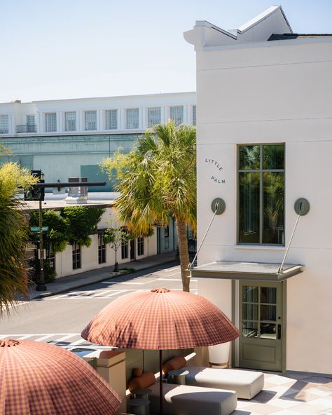 A Stylish Stay At The Ryder Hotel In The Heart Of Charleston SC Charleston Sc Hotels, Charleston Hotels, Small Floor Plans, Hotel Staff, Beautiful Pools, Hotel Guest, Bar Seating, Hotel Bar, Best Western