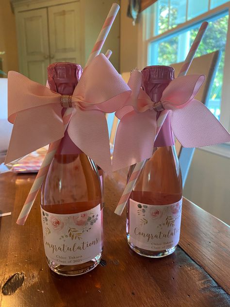 Champagne Favors, Bridal Shower Champagne, Champagne Party, Baby Shower Fall, Rosé Wine Bottle, Wedding Favors, Champagne, Party Favors, Wine Bottle