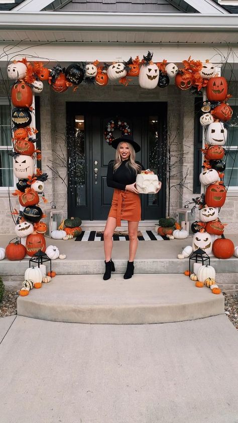 Halloween Porch: Pumpkin Arch! @macy.blackwell in 2022 | Halloween outdoor decorations, Halloween outside, Halloween porch Pumpkin Arch, Porche Halloween, Macy Blackwell, Halloween Diy Outdoor, Halloween Outside, Halloween Decor Diy, Casa Halloween, Holiday Decor Halloween, Diy Halloween Decor