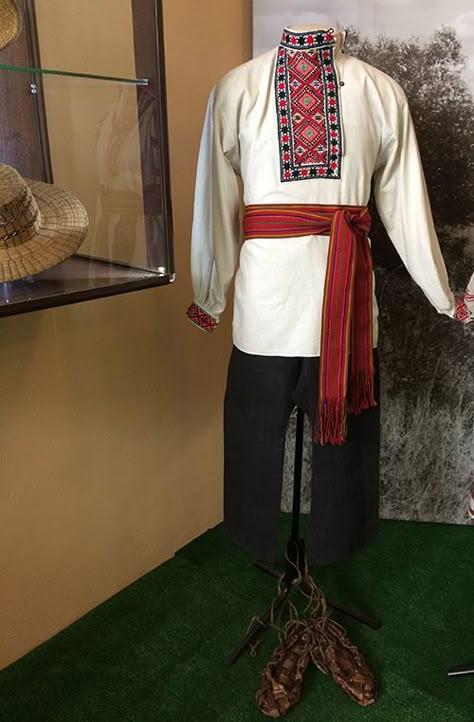 Ukrainian Clothing Men, Ukrainian Traditional Clothing Men, Folk Fashion Men, Ukrainian Traditional Clothing, Russian Traditional Clothing, Slavic Clothing, Russian Clothing, Festive Outfits, Ukrainian Dress