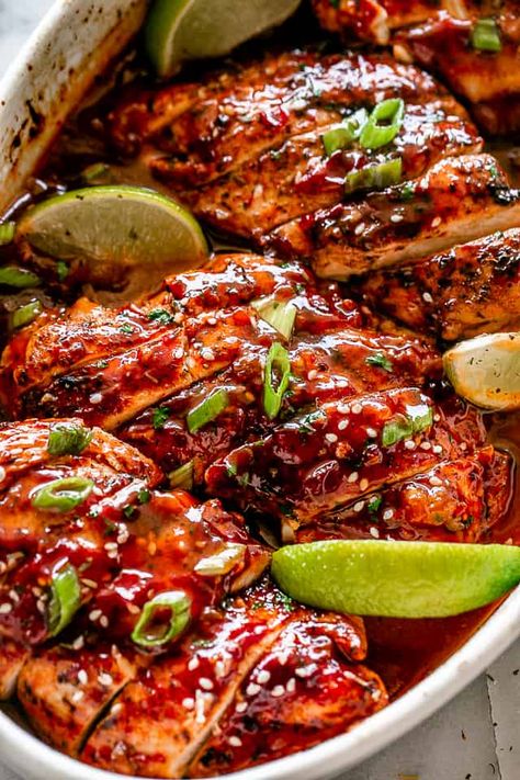 Honey Baked Chicken Breast, Chicken Breast Recipes Slow Cooker, Chicken Breast Dishes, Honey Baked Chicken, Baked Chicken Recipes Oven, Chicken Breast Slow Cooker, Baked Chicken Breasts, Honey Sriracha Chicken, Sriracha Chicken