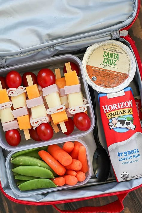 Cheese & Turkey Kebabs are the cutest lunchbox idea for both kids AND adults! Prep For Back To School, Easy Lunch Prep, Cheese Turkey, Kids Packed Lunch, Lunch Prep, Healthy Lunches For Kids, Toddler Lunches, Healthy School, Healthy School Lunches