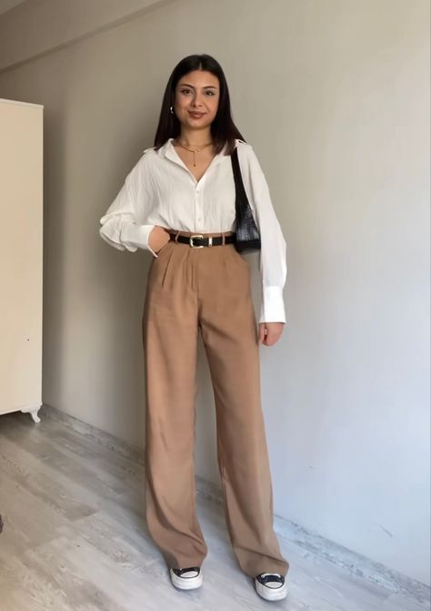 Brown Outfit Women, Outfits For Dancing, Pa Outfits, Cute College Outfits, Corporate Baddie, Outfit Elegantes, Classy Business Outfits, Elegant Classy Outfits, Smart Casual Work Outfit