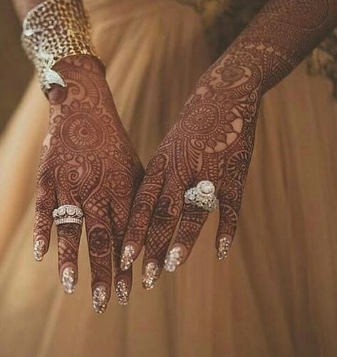 Rani Aesthetic, Diwali Henna, Wedding Nail Art Designs, Wedding Nail Art, Bridal Nails Designs, Wedding Nail Art Design, Bridal Nail Art, Mehndi Art Designs, Wedding Nail