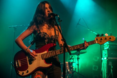 Hope Sandoval, Seattle Grunge, Pretty Sick, Cool Electric Guitars, Riot Grrrl, Grunge Girl, Deadly Sins, Electric Guitars, Girl Bands