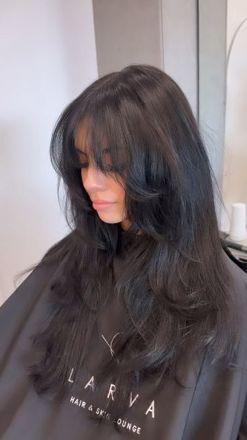 Hair Inspiration Long, Layered Haircuts For Medium Hair, Hairstyles For Layered Hair, Hair Stylies, Haircuts For Medium Hair, Haircuts Straight Hair, Long Hair With Bangs, Long Layered Hair, Haircuts For Long Hair