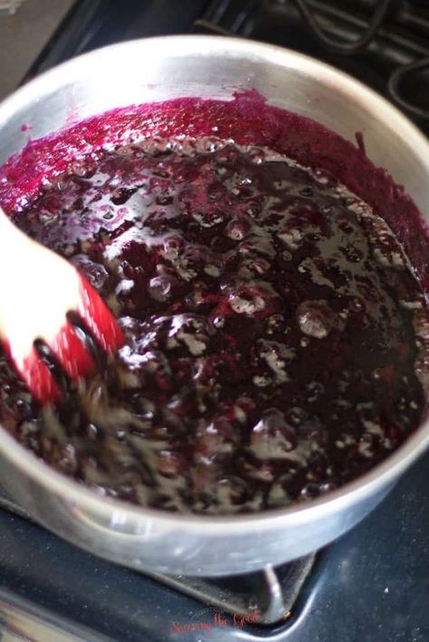 Blueberry Syrup Recipe, Homemade Blueberry Syrup, Blueberry Jelly, Canning Jam Recipes, Blueberry Jam Recipe, Canned Blueberries, Jam Recipes Homemade, Canning Jam, Blueberry Syrup