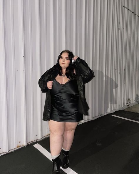 Y2k Club Outfits Plus Size, Rockstar Girlfriend Plus Size, Dark Feminine Plus Size Outfits, Rockstar Girlfriend Aesthetic Plus Size, Dark Feminine Plus Size, Dark Coquette Plus Size, Plus Size Rockstar Girlfriend, Plus Size Dark Fashion, Body Instagram Pictures