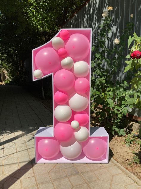 Number One Decorations 1st Birthdays, First Birthday Diy Decorations, Safari Invitations, Birthday Background Design, Unicorn Birthday Party Decorations, Girly Birthday Party, Funny Birthday Cakes, 1st Birthday Party Themes, 1st Birthday Decorations