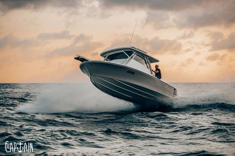 BYRON'S BERTRAM 25 REBUILD - The Captain Magazine Bertram Boats, Fishing Australia, Canopy Frame, Dust Storm, Offshore Fishing, Best Boats, Bigger Boat, Classic Boats, Good Buddy