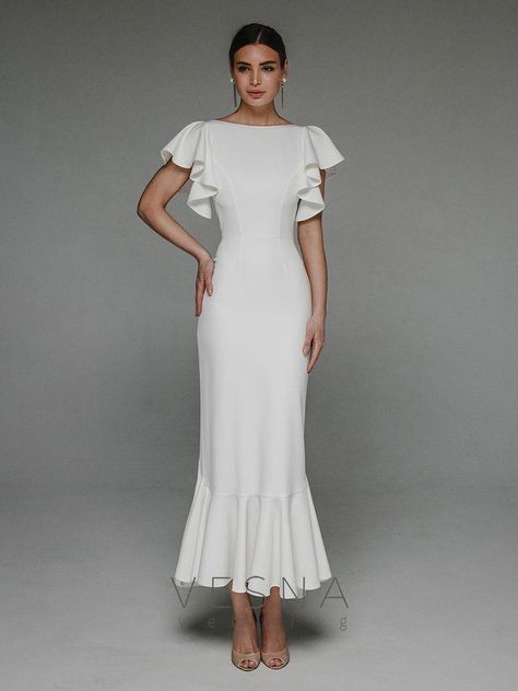 Off White Dresses Classy, Elegant Luxury Wedding Dress, Maternity Wedding Guest Outfit, Luxury Dress Classy, White Dress Ideas, Dress Photo, Elegant Dresses Classy, Bridal Salon, Grad Dresses