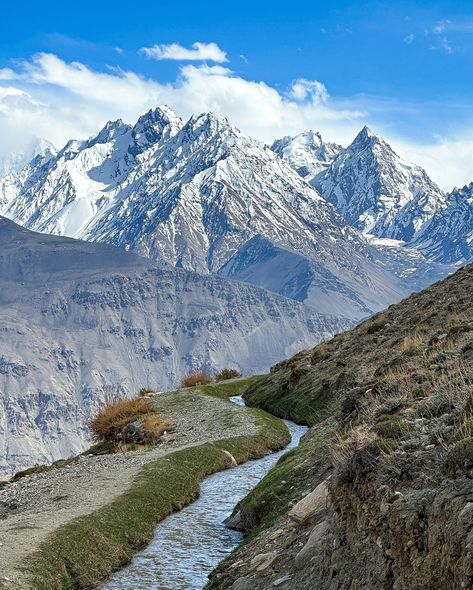 📍Engels Peak, Tajikistan 🇹🇯 57/197 A popular hiking track along the Pamir highway. A return trip of around 16km, starting at 2800m and reaching up to 4000m in altitude. A somewhat physically challenging hike as this was my first time reaching high altitudes. Most of the mountains you can see are actually in Afghanistan, just across the border. Try and spot Thom for a scale comparison of the surrounds! .. #backpackbailey #seekdiscomfort #kathmandugear #everypassportstamp #weareexplorers #s... Afghanistan Mountains, Pamir Highway, Afghan Beauty, Pamir Mountains, High Altitude, The Mountain, First Time, Hiking, Track