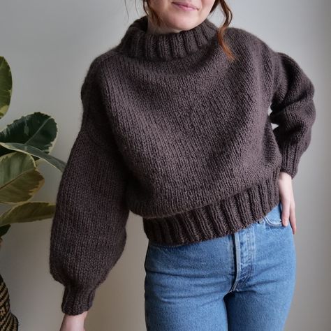 Knitting Pattern: Seamless Mock Neck Sweater Boxy Cropped - Etsy Australia Circular Knitting Patterns, Pullover Sweater Knitting Pattern, Wool And The Gang, Sweater Knitting Pattern, Jumper Knitting Pattern, Cropped Pullover, Loose Ends, Circular Knitting Needles, Pattern Seamless