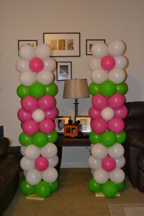 Flower Balloon Columns - Can be made in colors to match your party theme. Balloon Pillars, Balloons Galore, Balloon Tower, Deco Ballon, How To Make Balloon, Balloon Frame, Strawberry Shortcake Party, Balloon Crafts, Balloon Stands