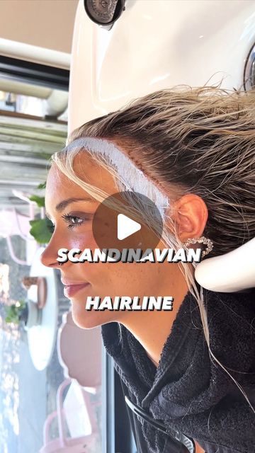 Rachel Williams on Instagram: "Emily Requested the Scandinavian Hairline. . . She obviously has been watching some of @braggnbeauty ‘s videos 🙌🏼! I’m in love with this technique! It definitely has a beautiful soft touch of brightness around the hairline ☺️! Even though Emily has bangs , she wears them all different ways and partings! So I really loved how this technique not only brightened her eyes but it also gives a beautiful result when she side parts or wears it back too ☺️! 👉🏼 I used @moroccanoilpro Blonde Voyage Powder Lightener 10 vol on scalp ( on damp hair ) . I applied at the sink after I took out her foils , rinsed , then did a root tap ( using @moroccanoilpro Calypso Demi 8.21 ) leaving out the hairline. 👉🏼 After about 15 minutes processing time , her hair lifted to t Scandinavian Hairline On Brown Hair, Scandi Blonde Hairline, Scandinavian Blonde Hairline, Face Framing Balayage Blonde, Scandi Hairline On Brown Hair, Scandinavian Hairline Blonde On Brunette, Blonde Scandinavian Hair, Cap Highlights Before And After At Home, Blond To Brown Hair Before And After