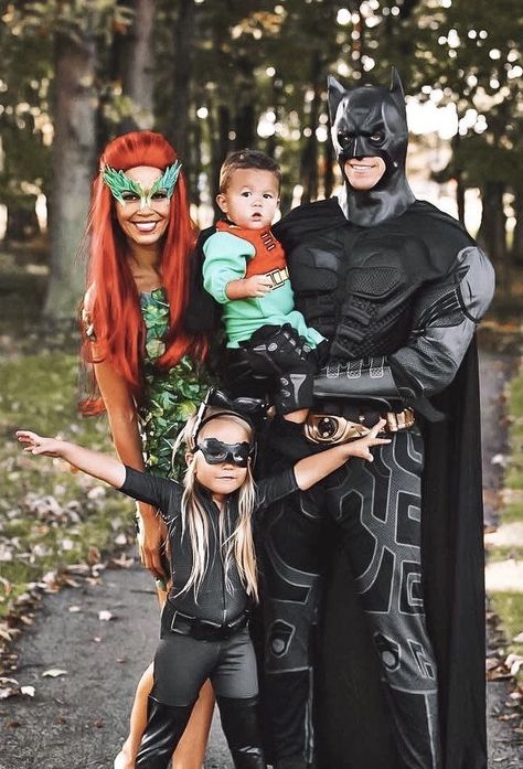 Superhero Family Costumes, Matching Family Halloween Costumes, Family Themed Halloween Costumes, Superhero Halloween Costumes, Dc Costumes, Marvel Family, Cute Couples Costumes, Superhero Halloween, Superhero Family