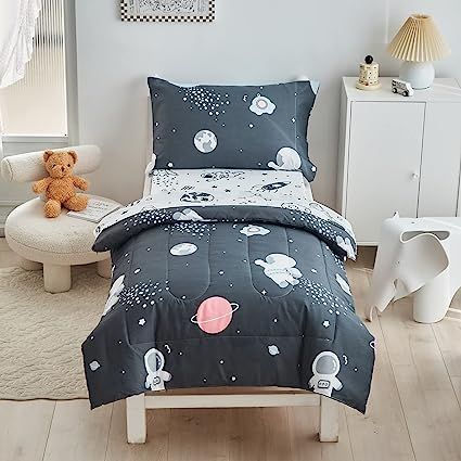 Astronaut Planet Rocket Print on Black, Includes Comforter, Flat Sheet, Fitted Sheet & Pillowcase. Made of 100% brushed microfiber.Super soft, breathable and great for all seasons. It creates a comforting and calming sleep environment to help kids get the rest they need. Toddler Comforter, Space Themed Bedroom, Toddler Girl Room, Toddler Bedding, Toddler Bed Set, Boys Bedrooms, Space Theme, Toddler Room, Gardening For Kids