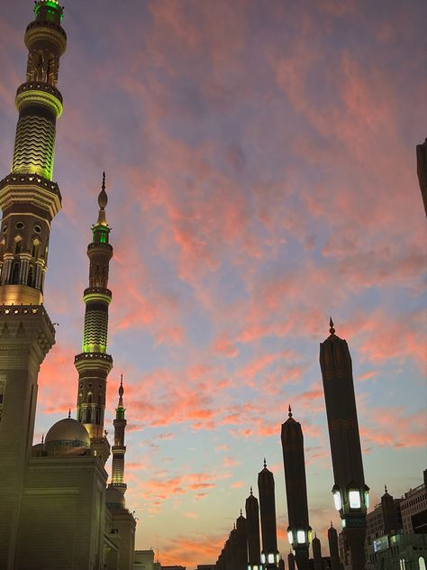 Saudi Arabia Culture Aesthetic, Medina Saudi Arabia Aesthetic, Saudi Arabia Vacation, Madinah Sunset, Madina Core, Aesthetic Saudi Arabia, Medina Core, Asma Core, Medina Aesthetic