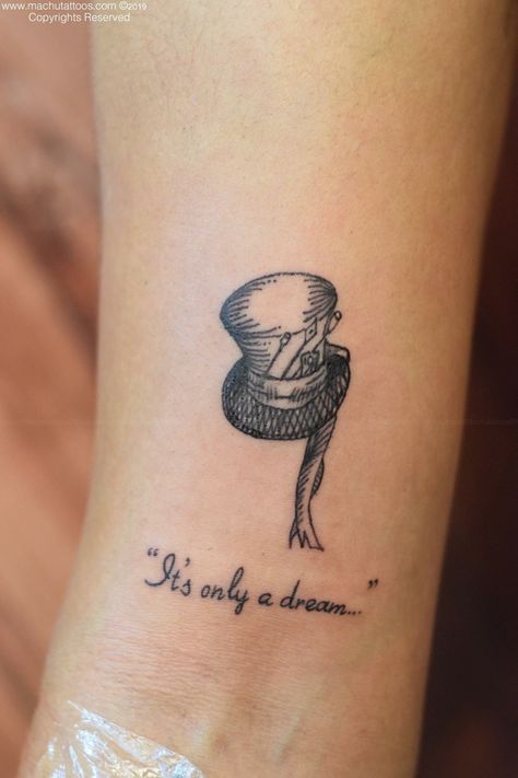 Small Alice And Wonderland Tattoos, Alice Hat, Alice In Wonderland Tattoo Ideas, Wonderland Tattoo Ideas, Mad Hatter Tattoo, Tattoo Ideas Sketches, Sketches To Draw, Alice In Wonderland Tattoo, Alice And Wonderland Tattoos