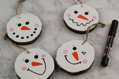 Wood Slice Snowman, Wood Craft Ideas, Easy Ornaments, Wood Cookies, Christmas Tree Diy, Kids Christmas Ornaments, Diy Snowman, Snowman Ornament, Holiday Craft