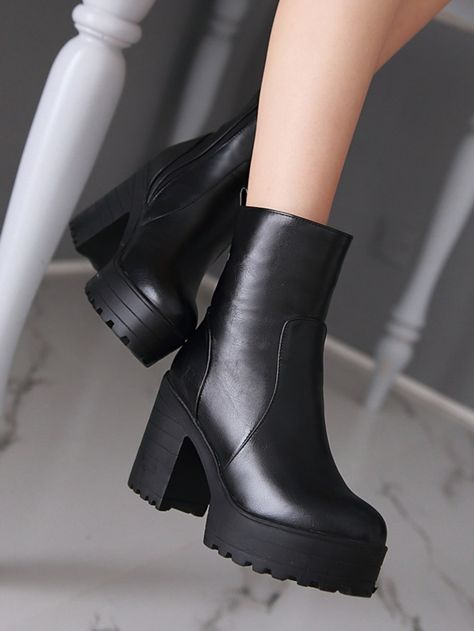 Boot Heels Outfit, Classic Boots Woman, Goth Boots, Cute Shoes Heels, Platform Heels Boots, Heart Shoes, Black Platform Boots, Black Heel Boots, Hype Shoes