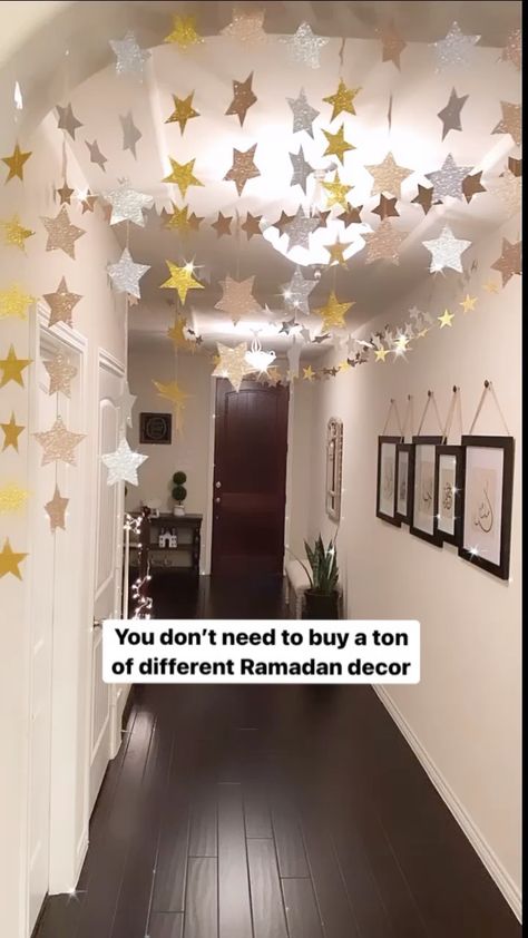 Diy Eid Decor, Eid Diy Decorations, Ramadan Decor Ideas, Ramadan Door Decoration, Hajj Mubarak Decoration Ideas, Ramazan Decor Ideas, Diy Ramadan Decor, Eid Ul Adha Decorations Ideas, Deco Eid Mubarak