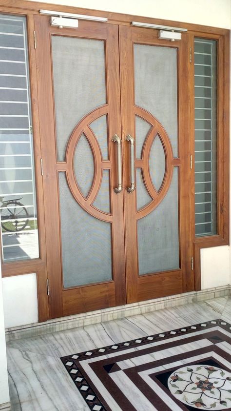 Wooden Door Design Jali, Jali Door Design Modern Dabal Door, Wooden Main Door Jalli Design, Single Net Door Design, Jali Main Door Design Modern, Front Door Jali Design, Main Door Jalli, Main Door Mesh Design, Main Chik Door