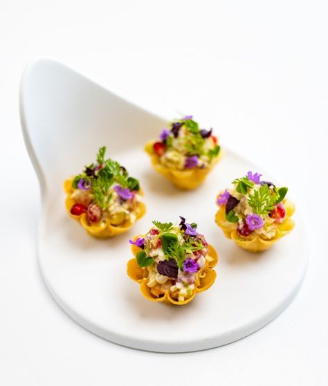 Thai Fusion Food, Fine Dining Starters, Thai Appetizer, Amazing Food Platters, Canapes Recipes, Gourmet Food Plating, Gourmet Appetizers, Fine Dining Recipes, Party Food Platters