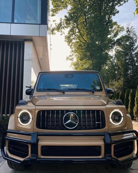 Dubai Cars, Mercedes G Wagon, Dream Cars Mercedes, New Luxury Cars, Cars Mercedes, Lux Cars, Car Goals, Car Inspiration, G Wagon