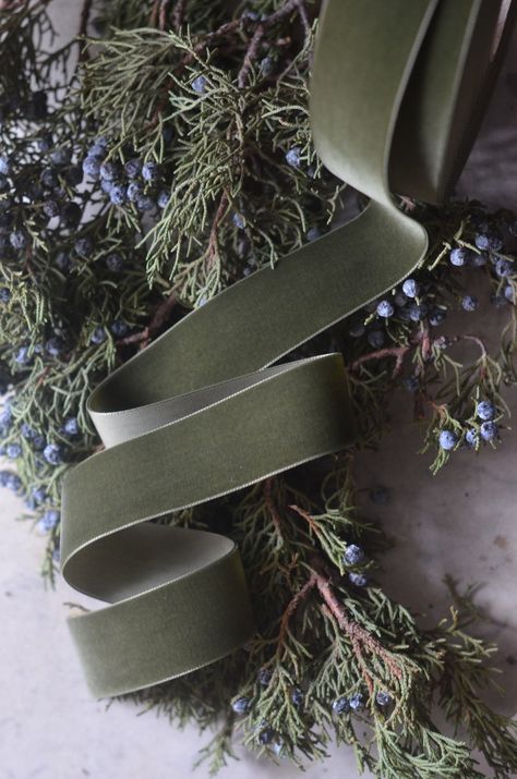 Green And Gold Christmas, Loden Green, Festa Party, Christmas Inspo, Green Ribbon, Merry Little Christmas, Holiday Inspiration, Christmas Ribbon, Christmas 2024