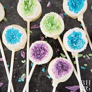 Try the geode cake trend in bite-sized fashion with this surprisingly simple rock candy cake pop recipe! Geode Cake Pops, Rock Candy Cake, Rock Candy Cakes, Lego Torte, Unhealthy Recipes, Layered Cakes, Baking Treats, Geode Cake, Christmas Cake Pops