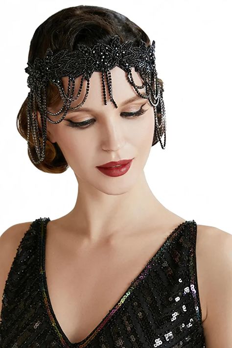 Amazon.com : BABEYOND 1920s Flapper Headpiece Headband Great Gatsby Chain Headband for Women (Black) : Beauty & Personal Care Roaring 20s Hairstyles, 20s Headband, 1920s Hair Accessories, 20s Hair, Flapper Outfit, Flapper Hair, Gatsby Hair, 1920s Headband, Gatsby Headpiece