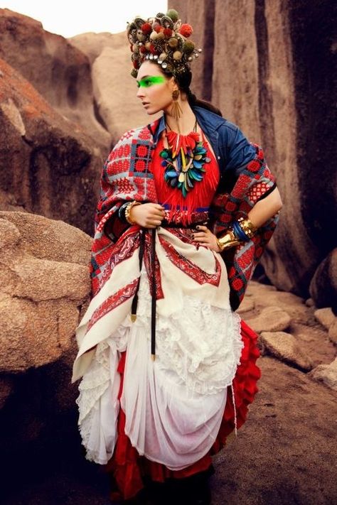 I love it! Spanish Outfits, Desert Dreamer, Ethno Style, Look Festival, Hippy Chic, Mode Boho, Bohol, Next Top Model, Dinosaur Design