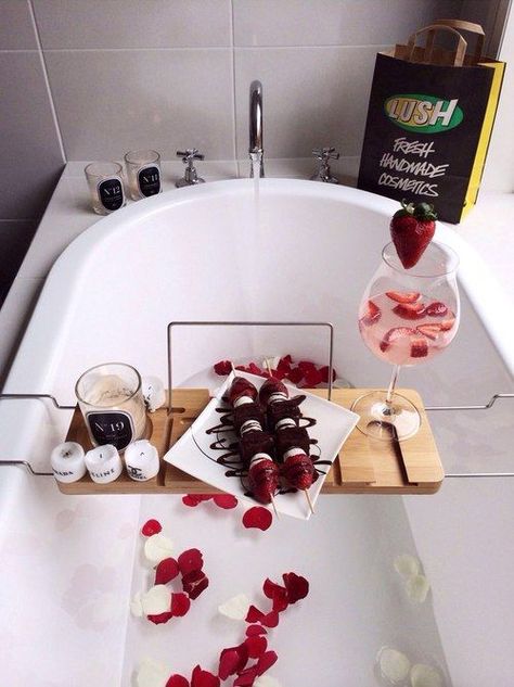 everything about this pin is irrelevant except for the massive strawberry in the corner oh mygod look at it LOOKATIT Candle Light Bedroom, Saint Valentin Diy, Rose Petal Bath, French Gifts, Valentine Desserts, Romantic Candles, Valentines Presents, Valentines Day Gifts For Him, St Valentin