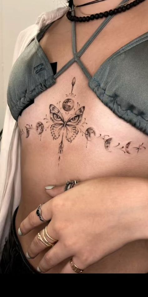 Tattoo Chest Girl, Chest Tattoo Designs Female, Sternum Tattoo Design, Tummy Tattoo, Cute Thigh Tattoos, Stomach Tattoos Women, Tattoo Chest, Torso Tattoos, Chest Tattoos For Women