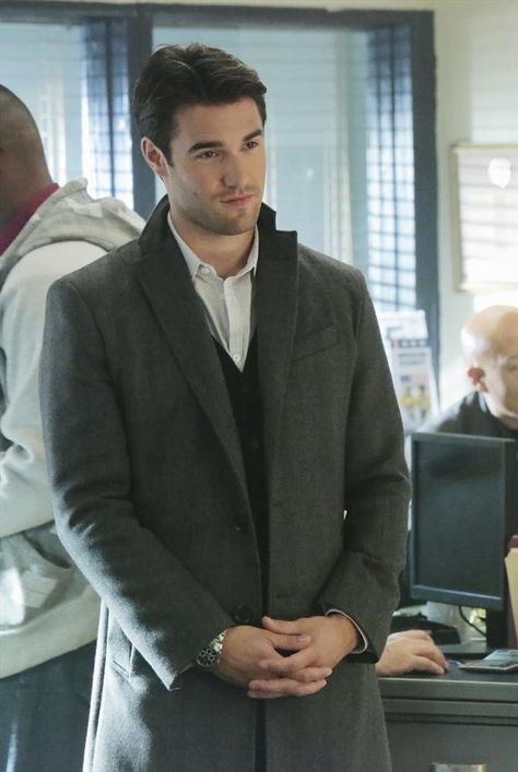 Daniel Grayson Revenge, Daniel Grayson, Revenge Tv Show, Josh Bowman, Psychological Thriller, Psychological Thrillers, Mens Clothing, Revenge, Men's Blazer