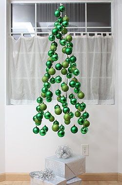 Hanging Bauble Tree Alternative Christmas, Alternative Christmas Tree, Christmas Tree Design, Noel Christmas, Diy Christmas Tree, Christmas Deco, Tree Designs, Christmas Inspiration, Christmas Projects